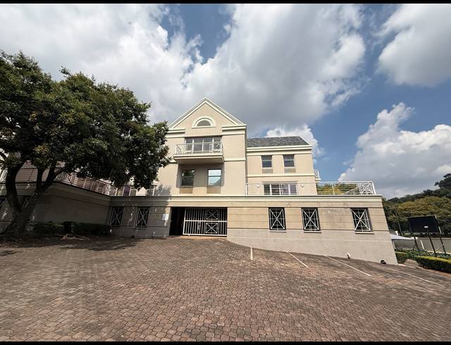 4,714M² OFFICE FOR SALE IN HOUGHTON ESTATE